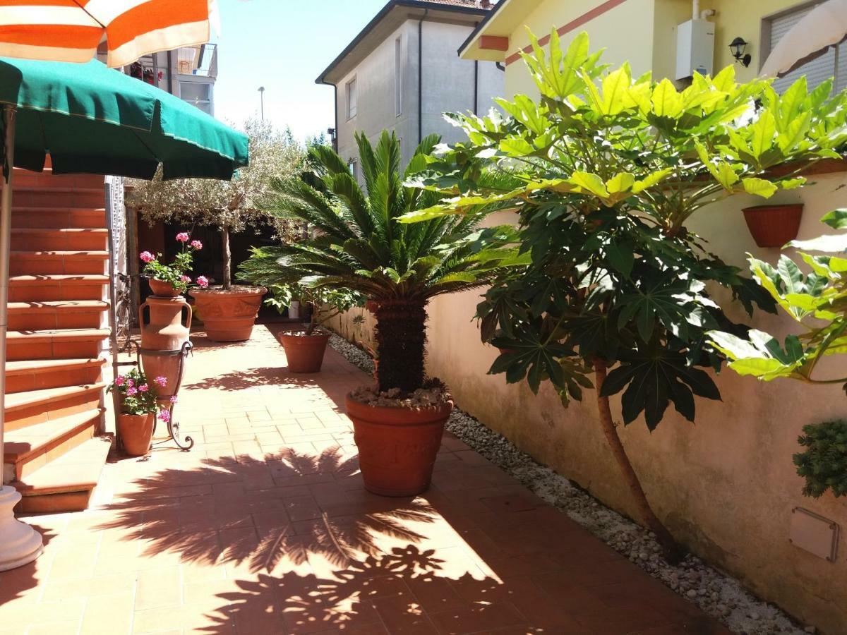 Villa Raffinato bilocale sul mare Lido di Camaiore Esterno foto